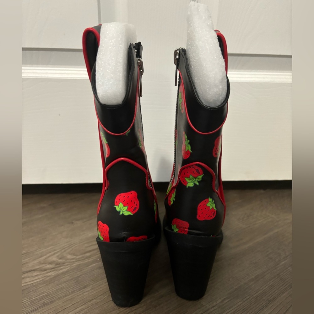 NWOB Dolls Kill x Strawberry Shortcake Black Meadow Greeting Cowboy Boots - Picture 6 of 7